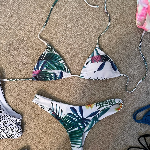 bikini - Picture 2 of 3